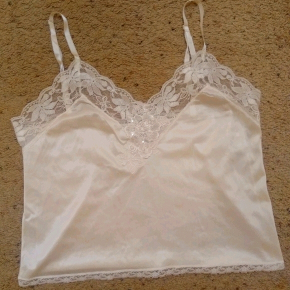 White Crop Lace Tank - Picture 3 of 3